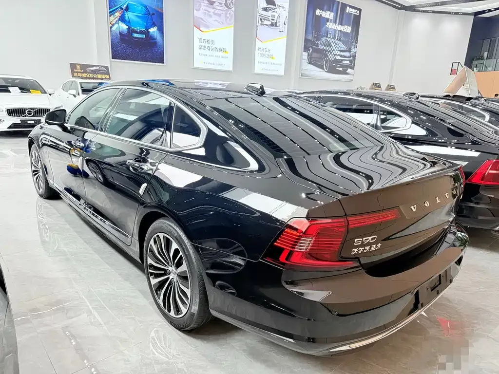 Volvo S90 — фото 9