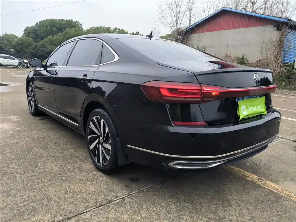 Volkswagen Passat — фото 10