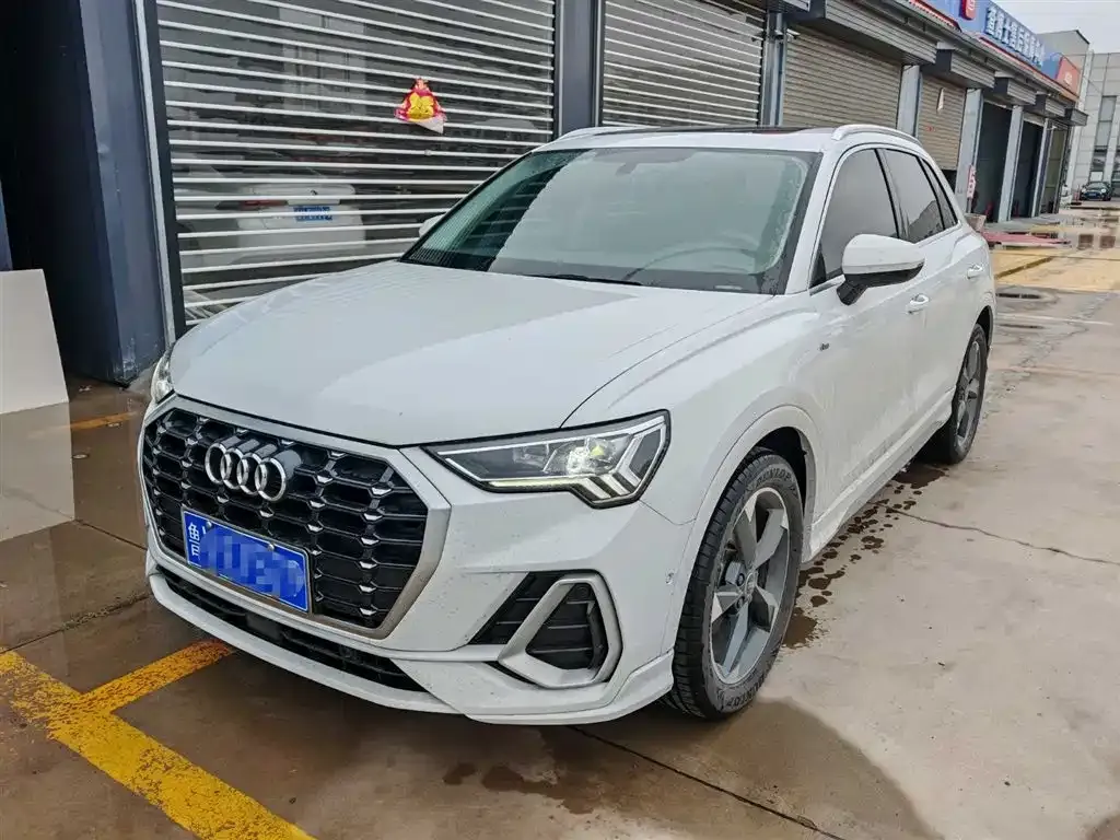 Audi Q3 — фото 1