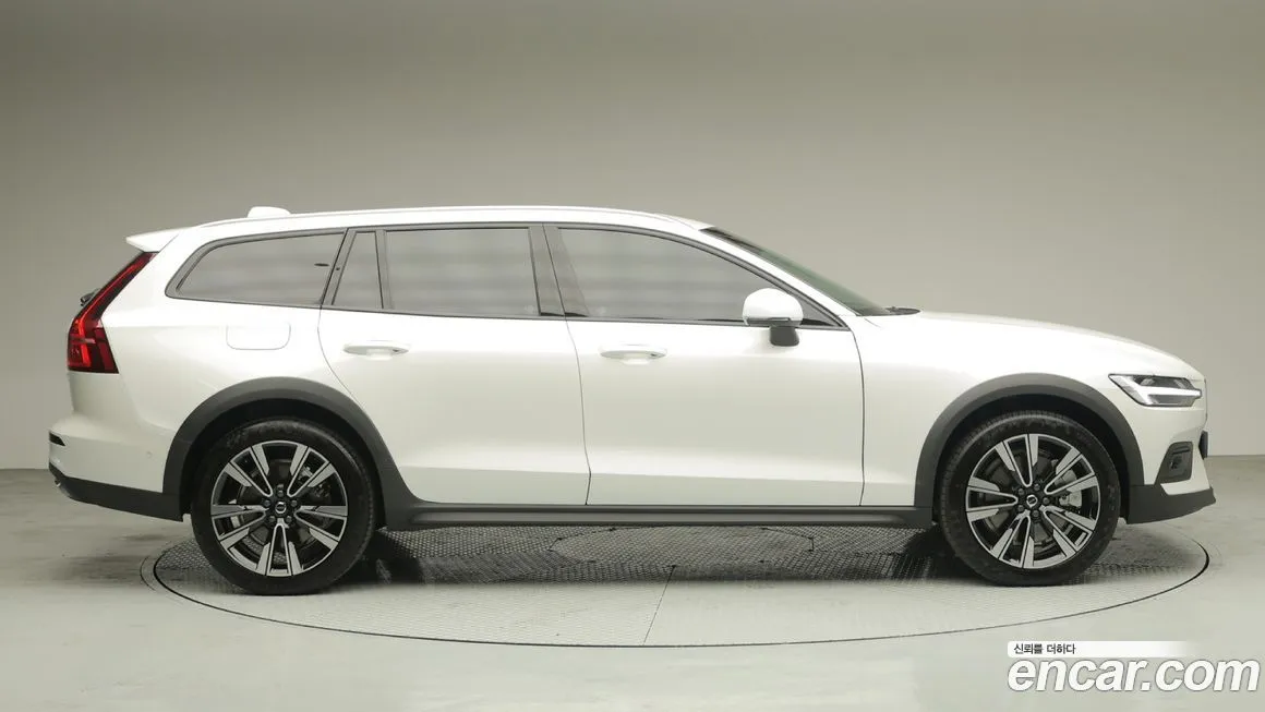 Volvo V60 2026 из KR, фото 3