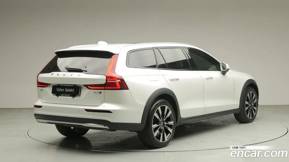 Volvo V60 2026 из KR, фото 8
