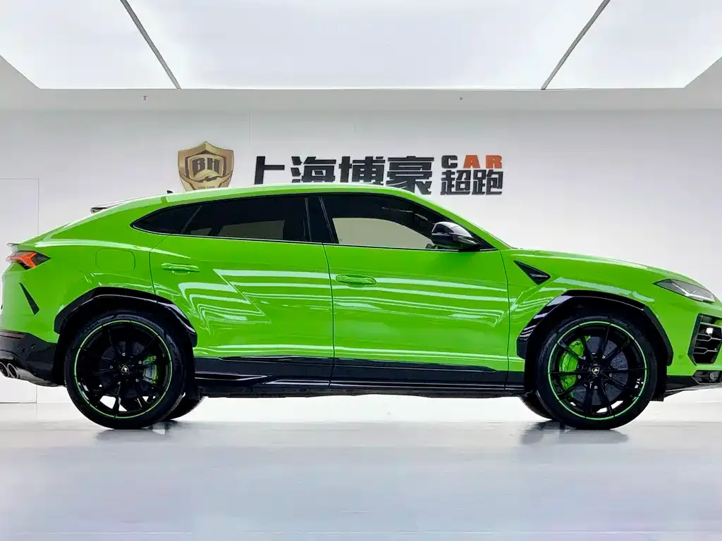 Lamborghini Urus — фото 10
