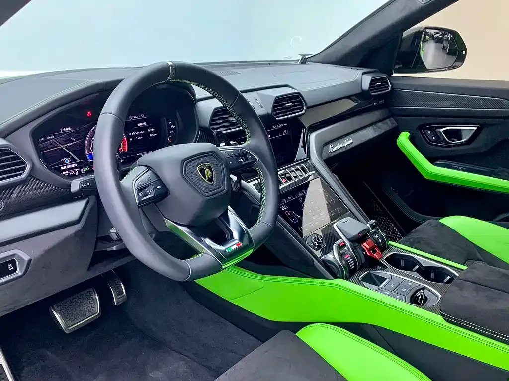 Lamborghini Urus — фото 7