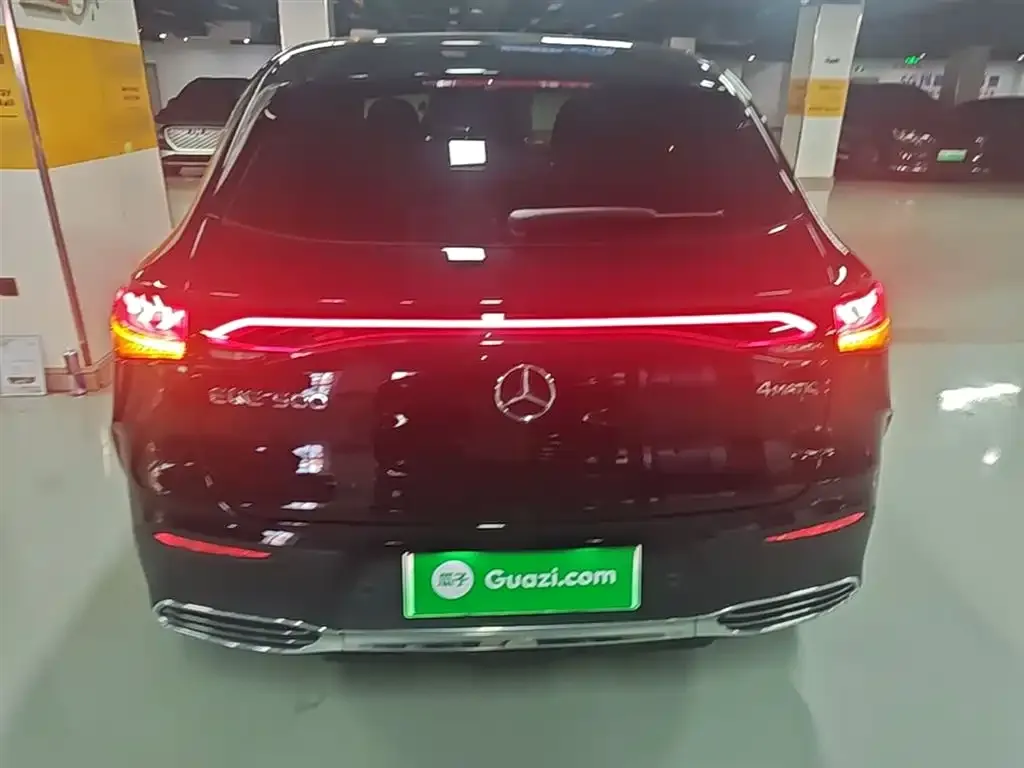 Mercedes-Benz EQE SUV — фото 4
