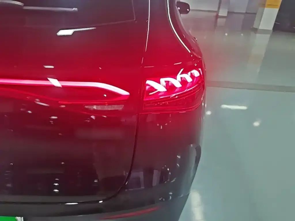 Mercedes-Benz EQE SUV — фото 2