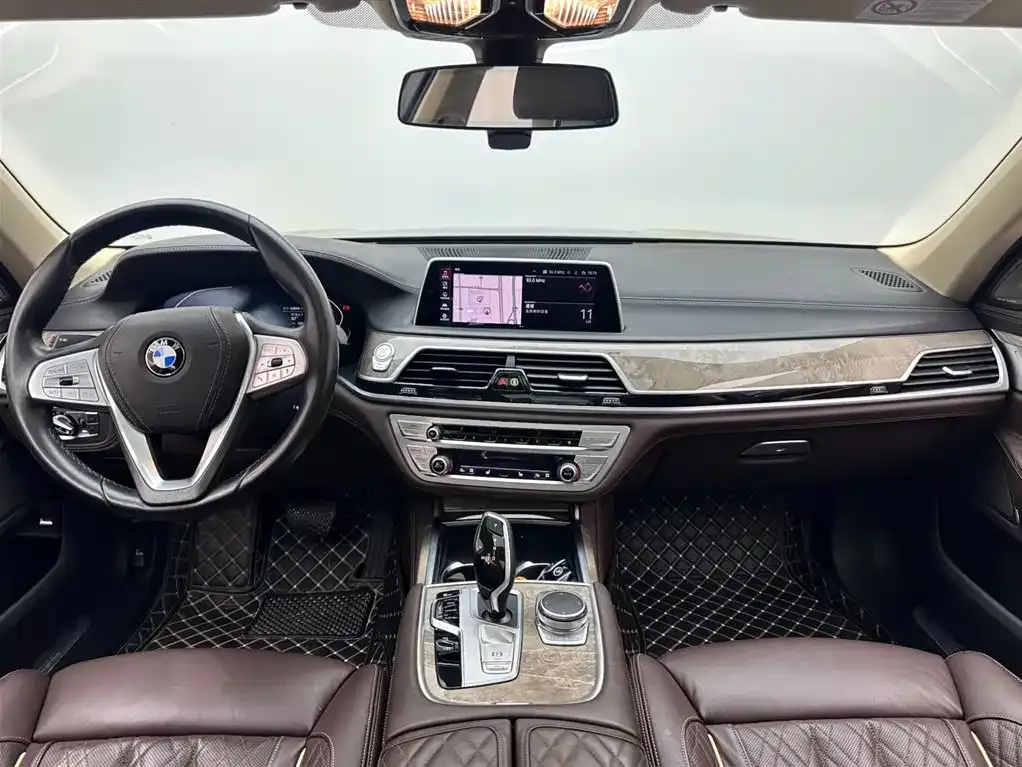 BMW 7 Series 2021 из CN, фото 9