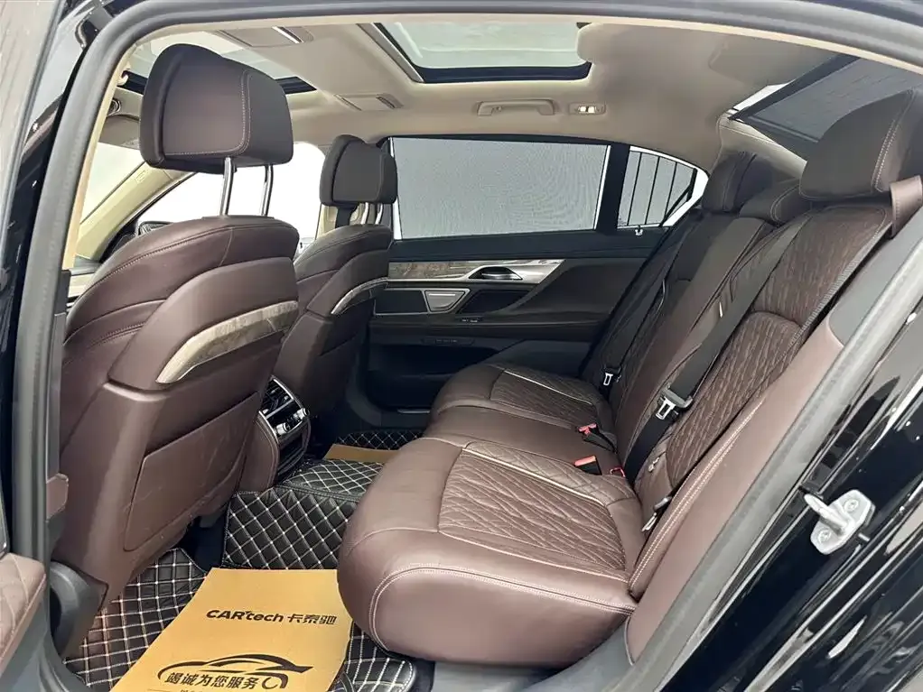 BMW 7 Series 2021 из CN, фото 10