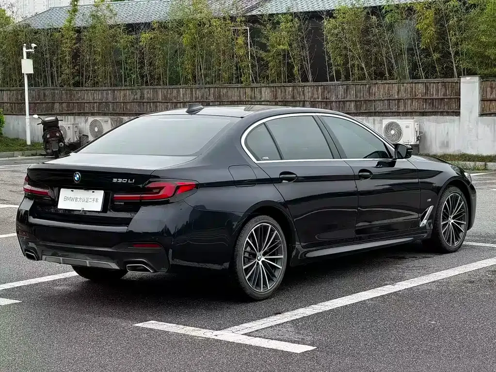 BMW 5 Series — фото 10