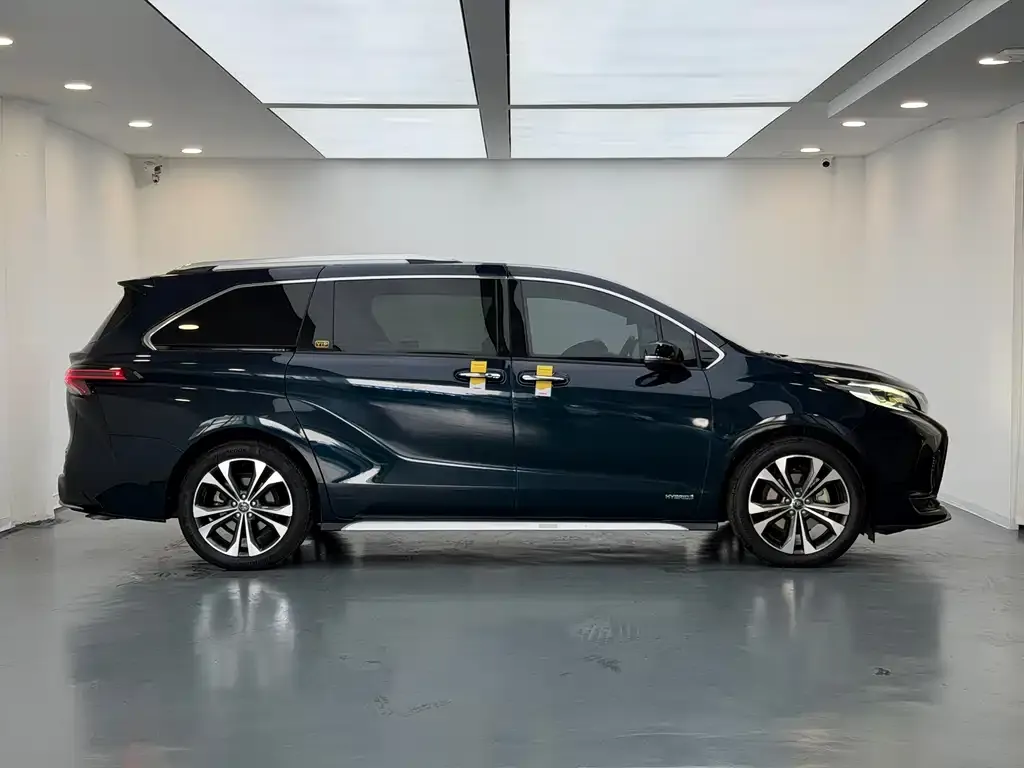 Toyota Granvia — фото 9