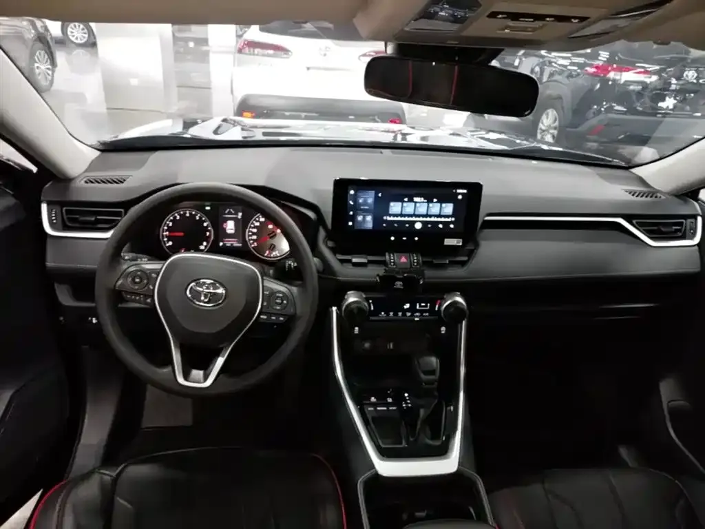 Toyota RAV4 — фото 2