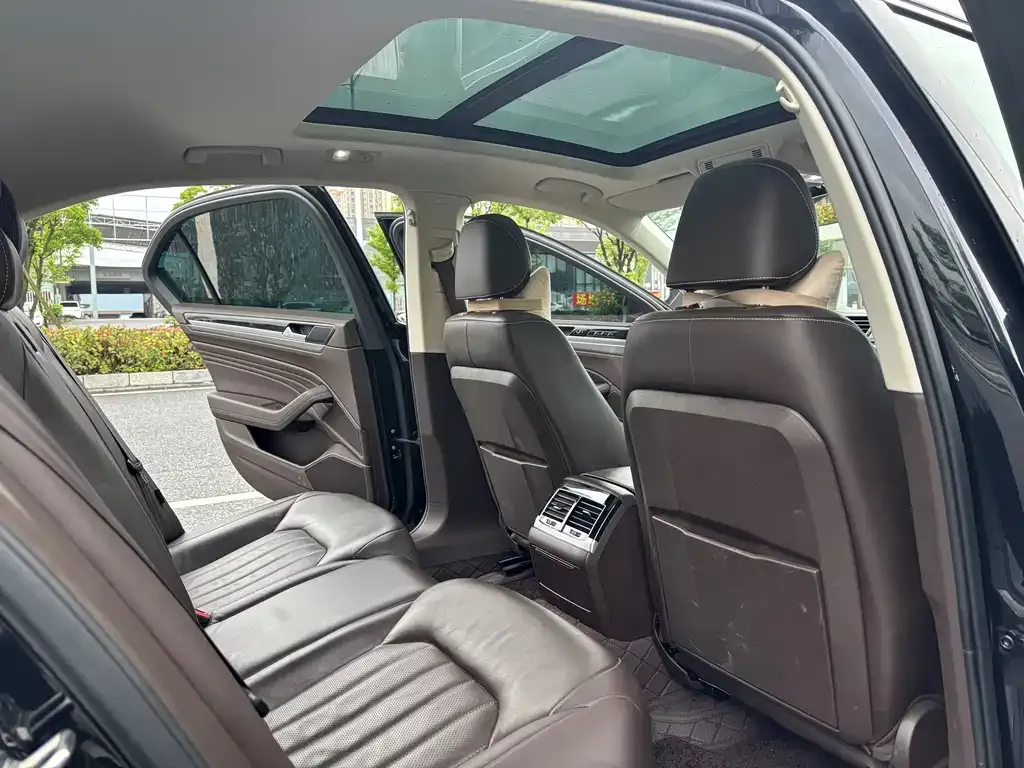 Volkswagen Phideon 2022 из CN, фото 3