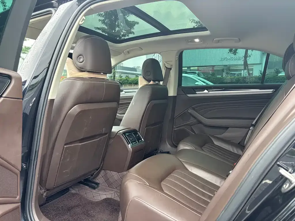 Volkswagen Phideon 2022 из CN, фото 10