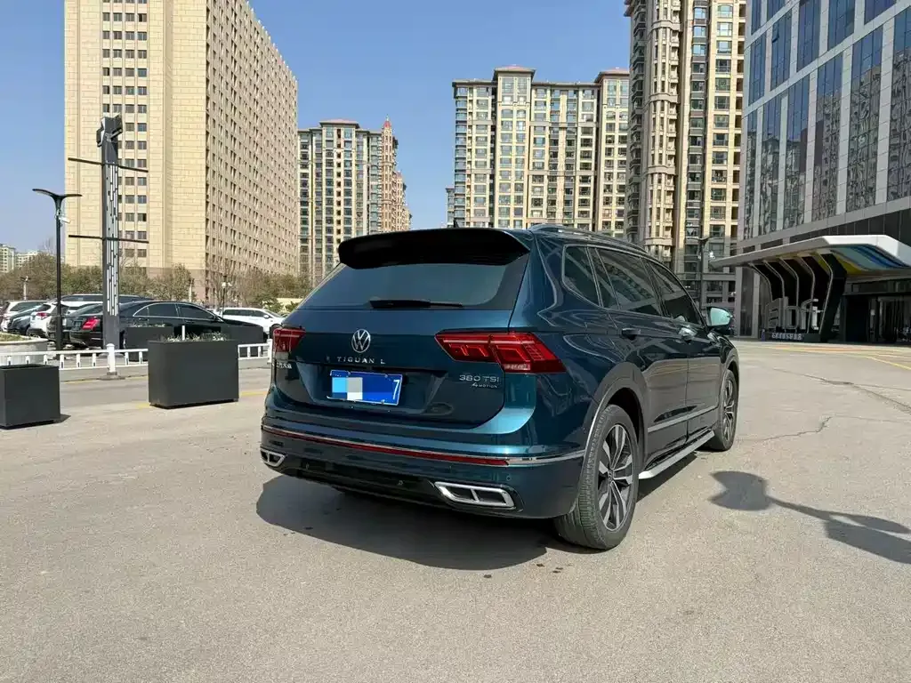 Volkswagen Tiguan L — фото 7