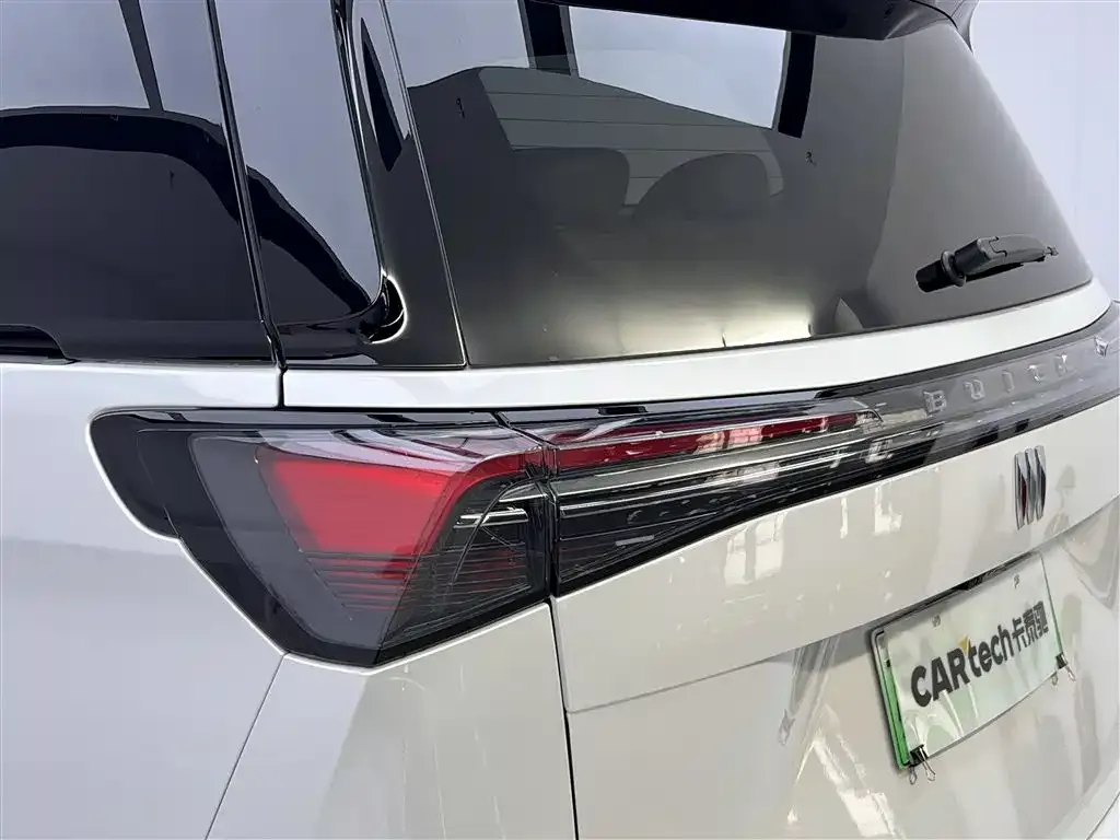 Buick GL8 Hybrid — фото 10
