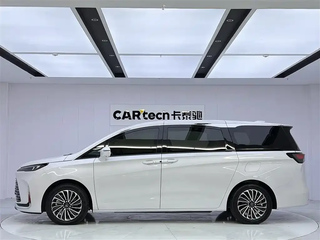 Buick GL8 Hybrid — фото 9