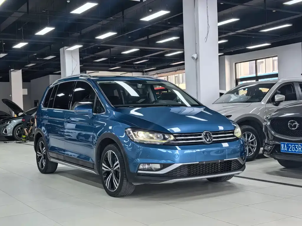 Volkswagen Touran 2021 из CN, фото 4