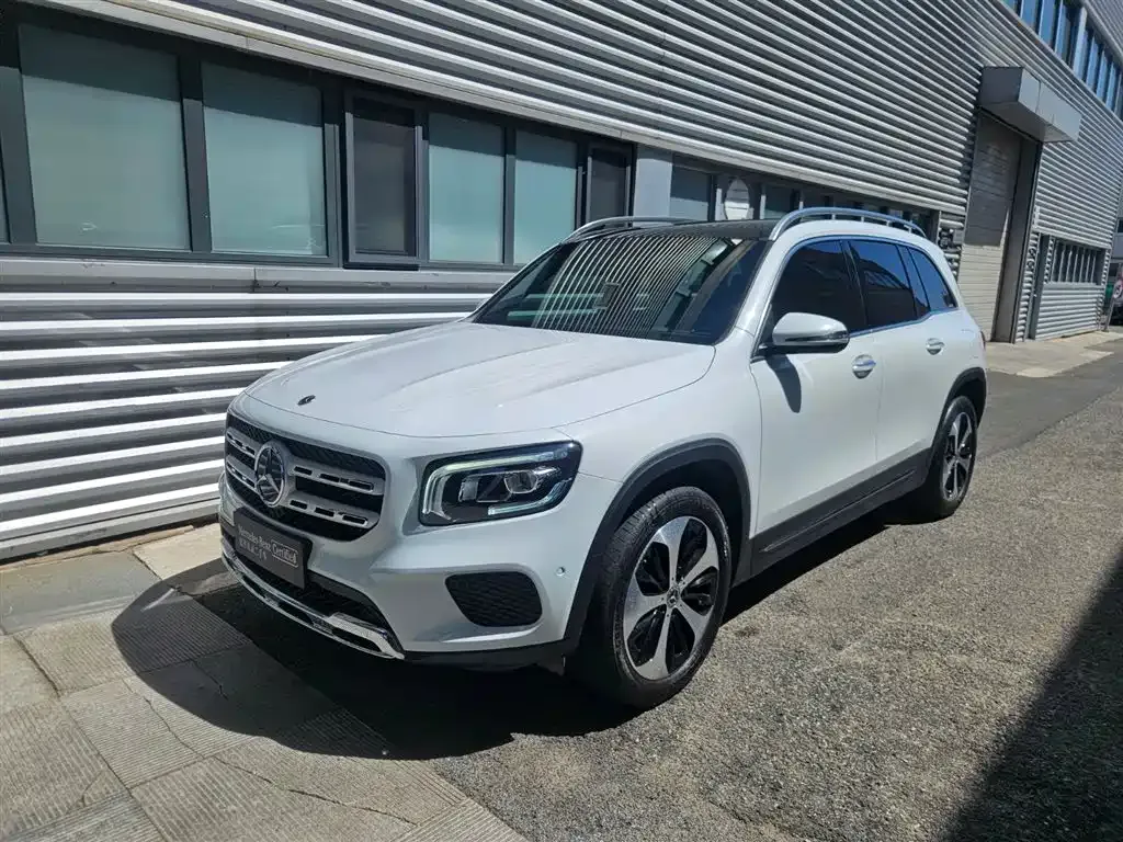 Mercedes-Benz GLB — фото 1
