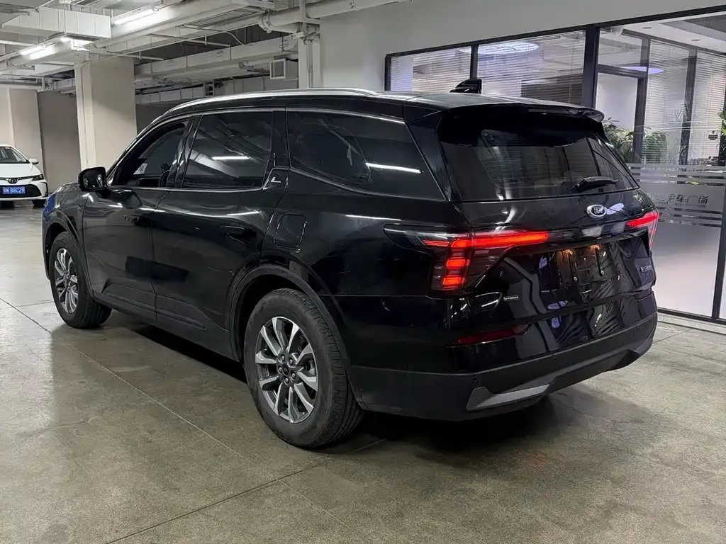 Ford Edge — фото 4