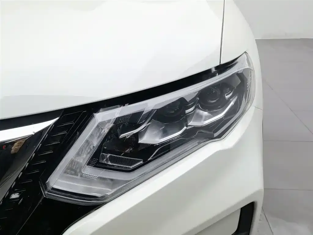 Nissan X-Trail — фото 8