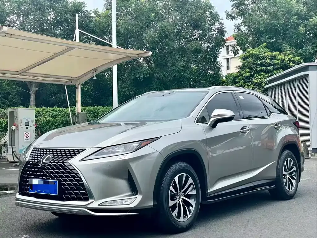 Lexus RX — фото 1