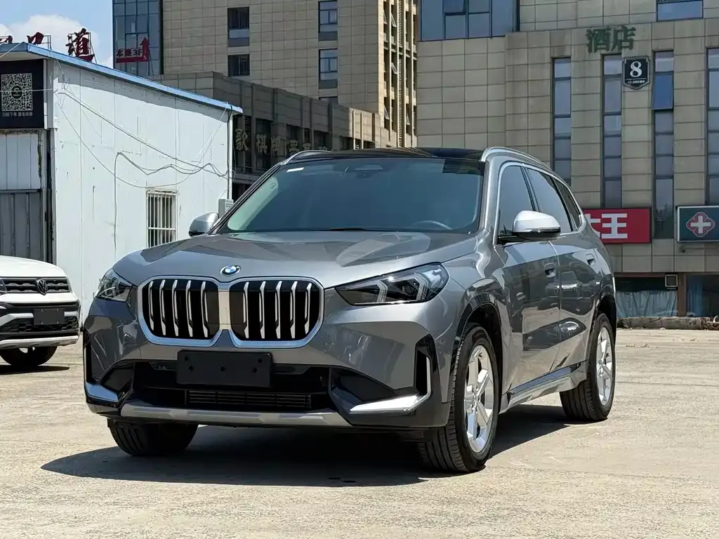 BMW X1 — фото 1
