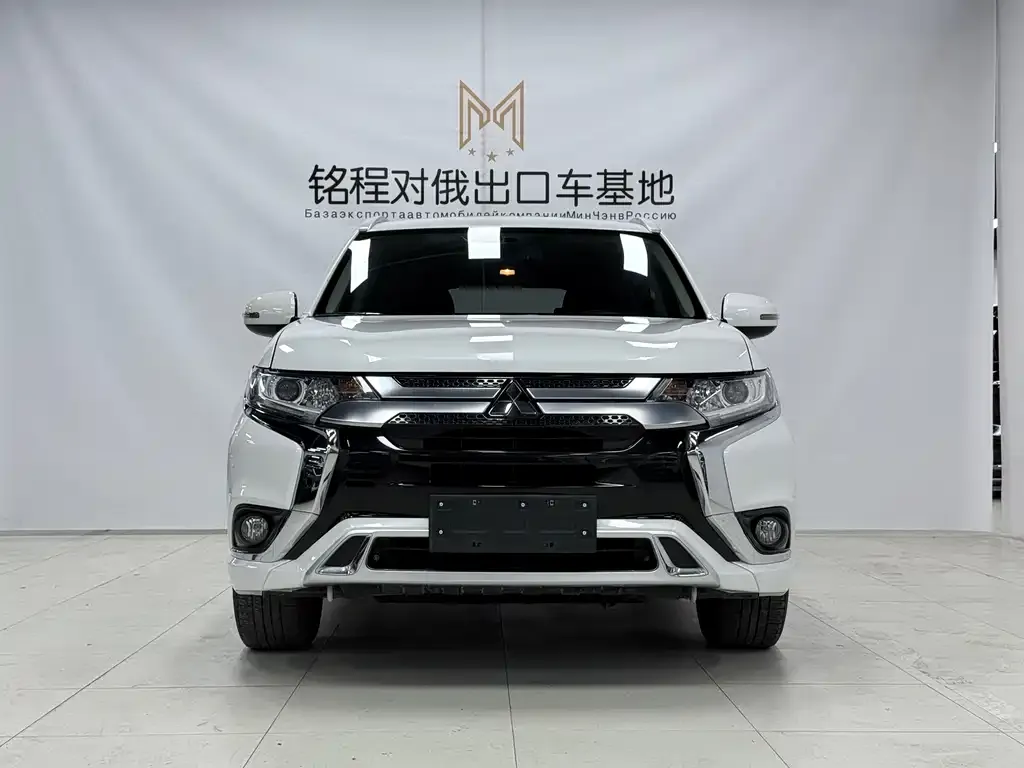 Mitsubishi Outlander — фото 4
