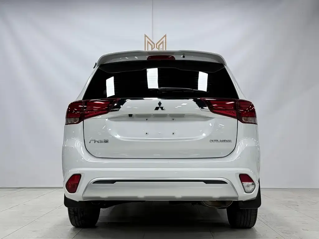 Mitsubishi Outlander — фото 2