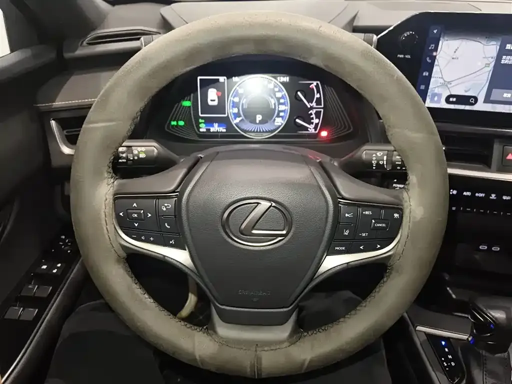 Lexus UX — фото 8