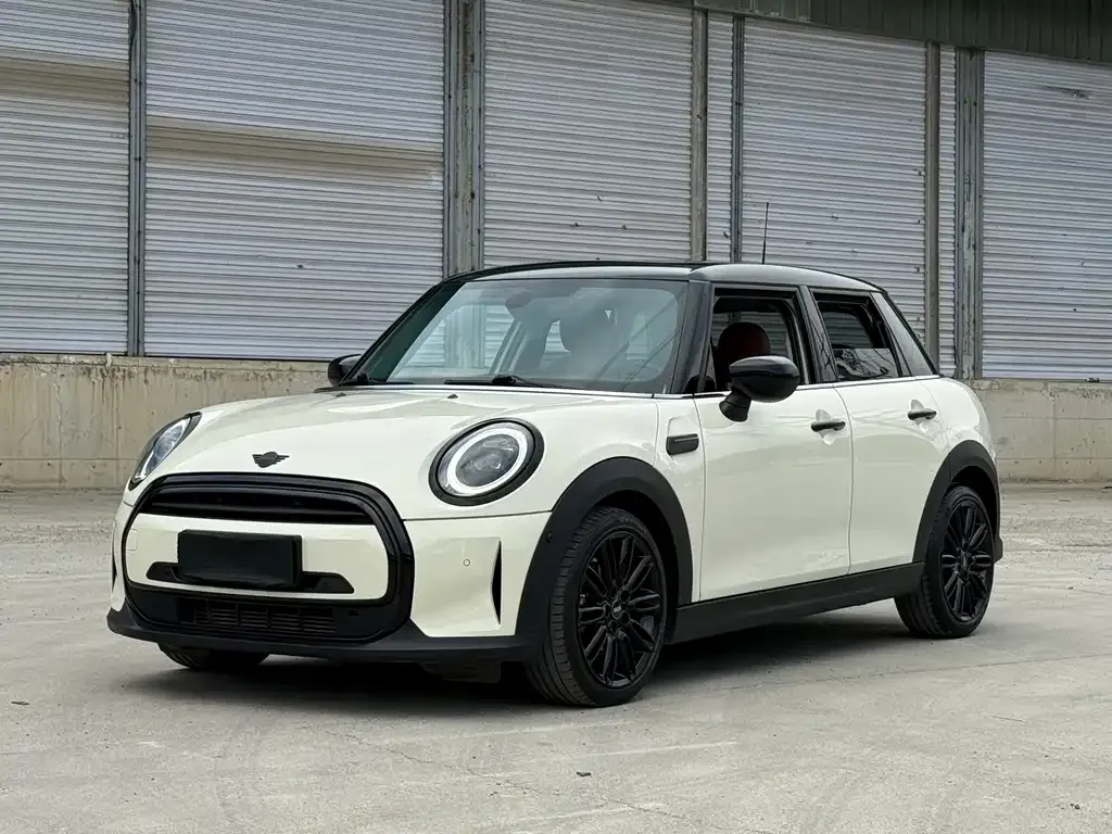 MINI Cooper (3-door) — фото 1