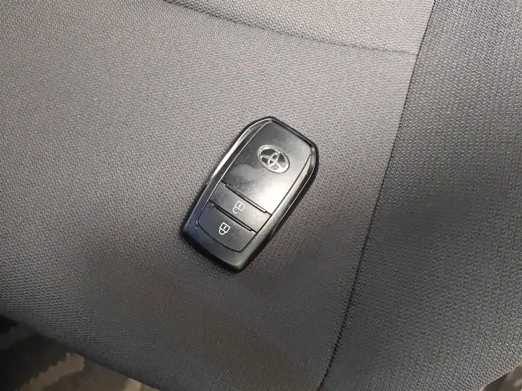 Toyota Corolla Cross — фото 9