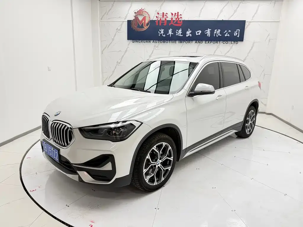 BMW X1 — фото 1