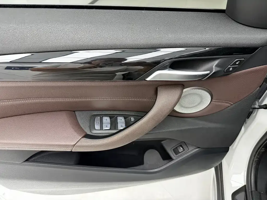 BMW X1 — фото 7
