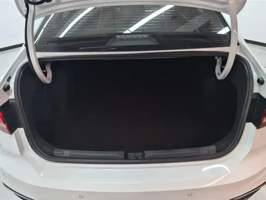 Volkswagen Lavida 2022 из CN, фото 2