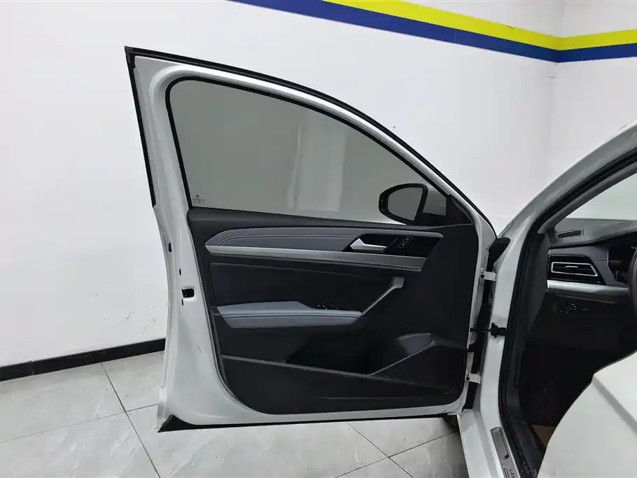 Volkswagen Lavida 2022 из CN, фото 3