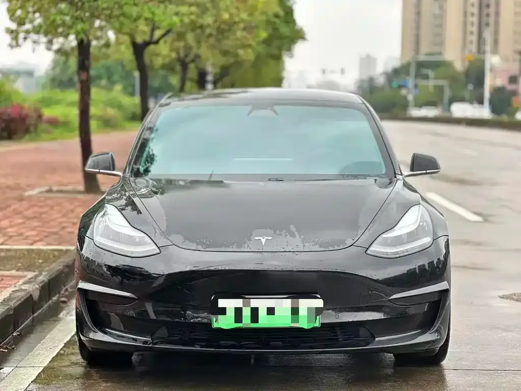 Tesla Model 3 — фото 5