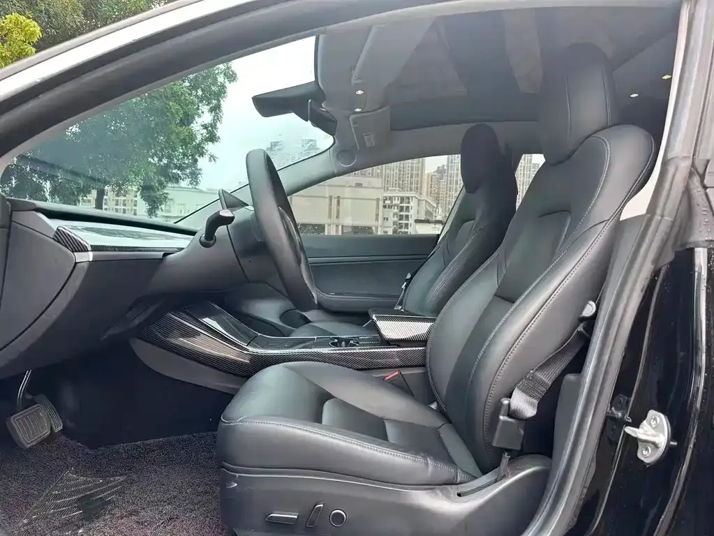 Tesla Model 3 — фото 4