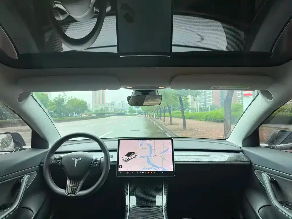 Tesla Model 3 — фото 3