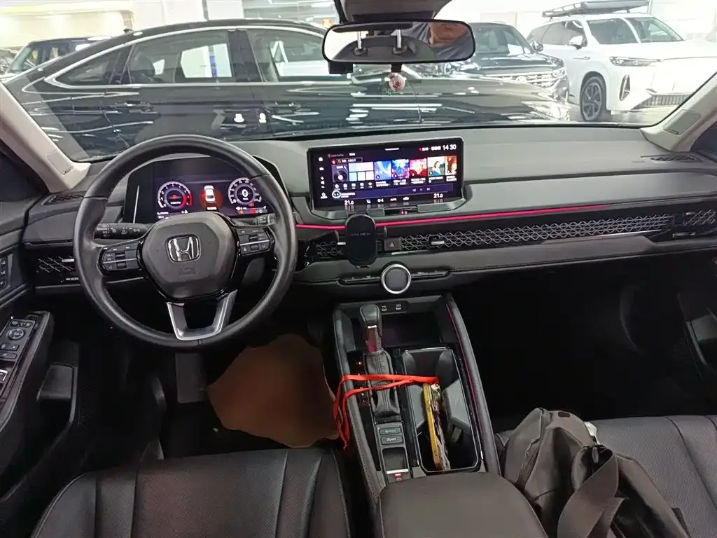 Honda Accord — фото 10