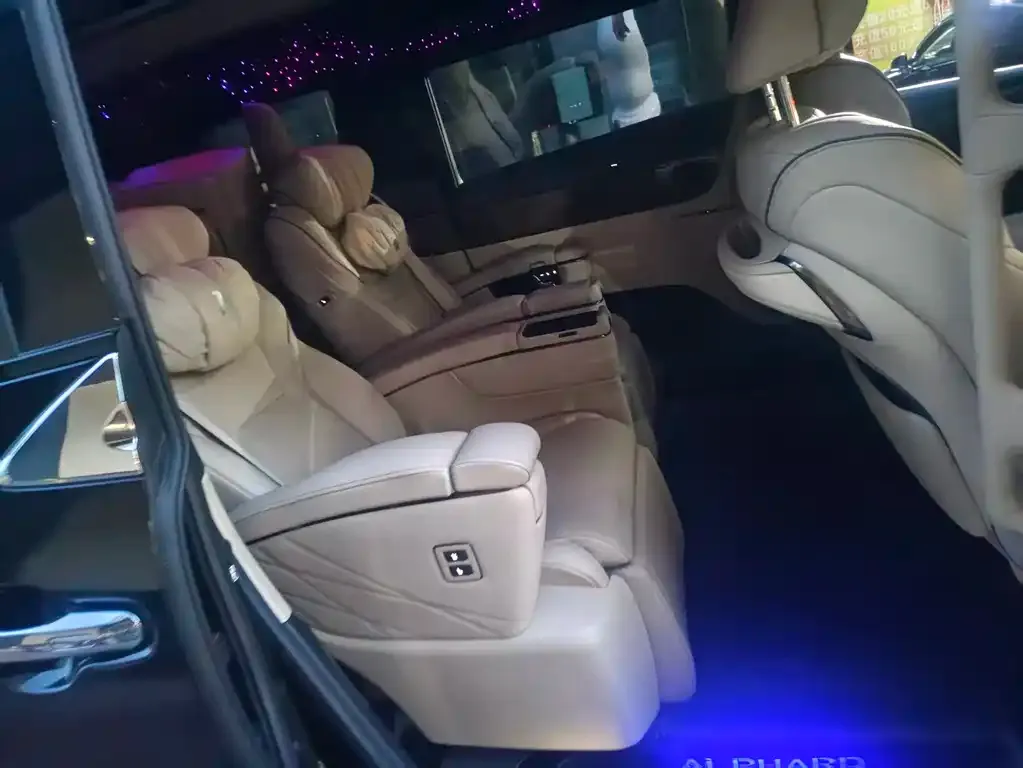 Toyota Alphard — фото 4