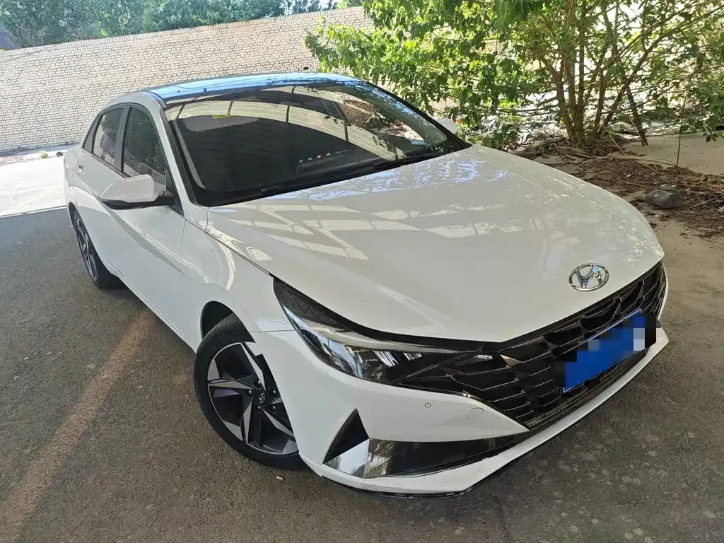 Hyundai Elantra — фото 7