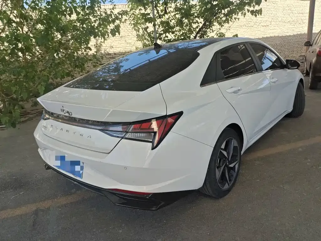 Hyundai Elantra — фото 8