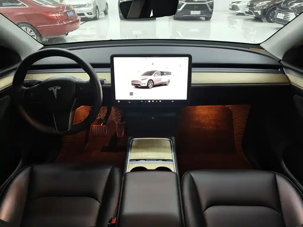 Tesla Model Y — фото 5
