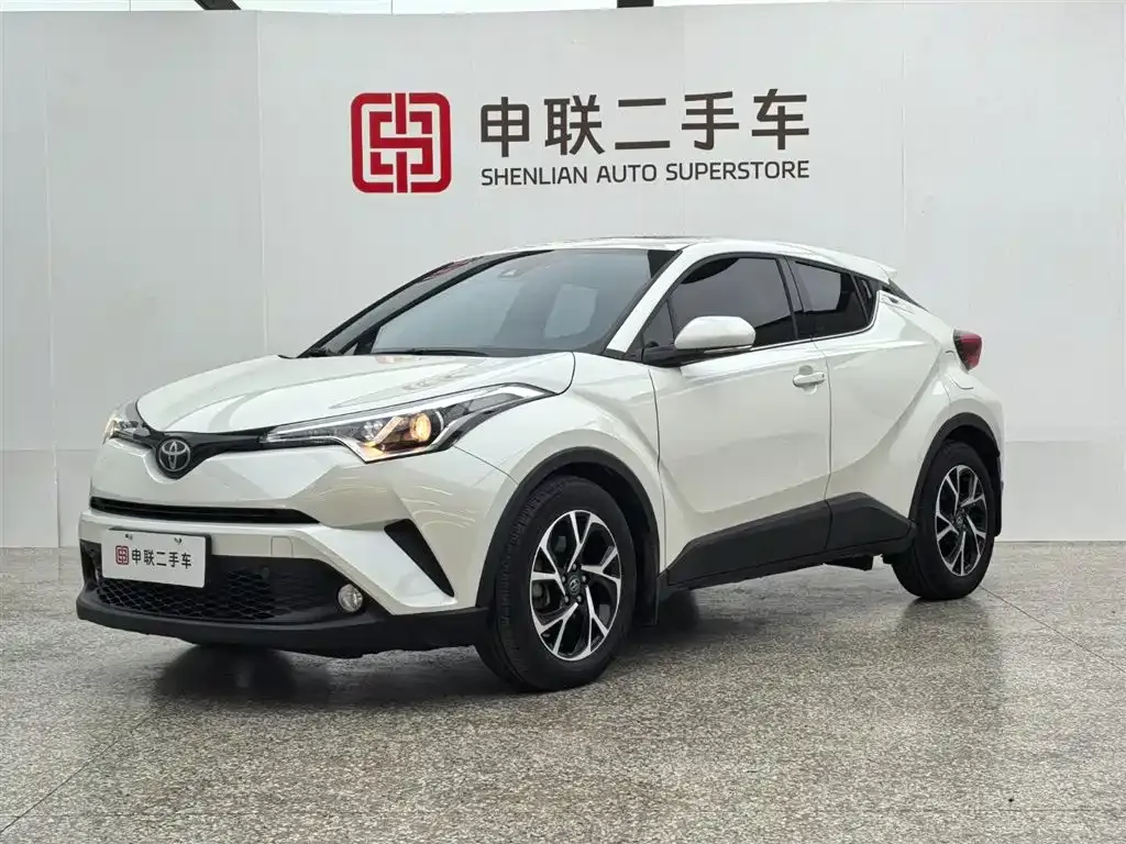 Toyota C-HR — фото 1