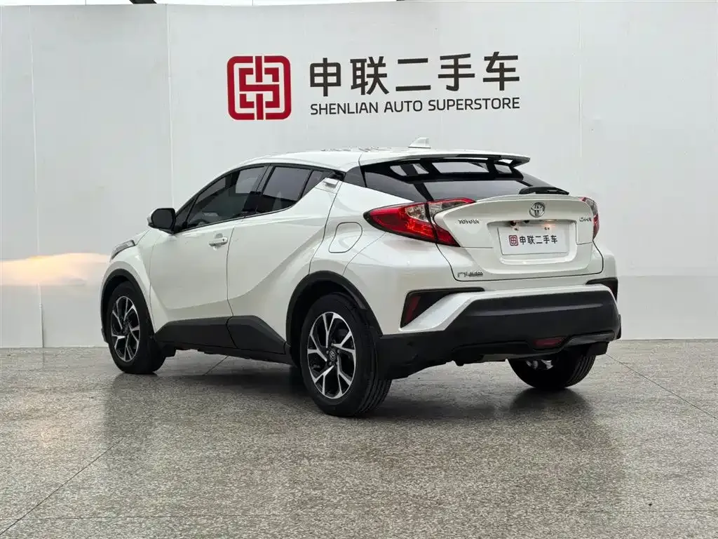 Toyota C-HR — фото 8