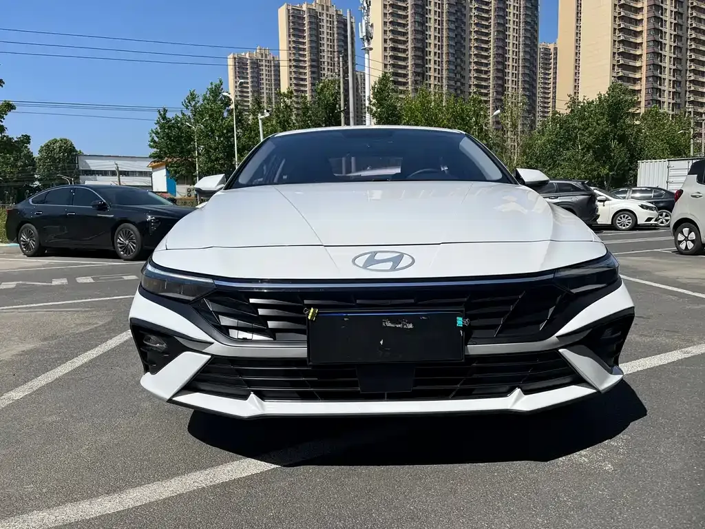 Hyundai Elantra — фото 6