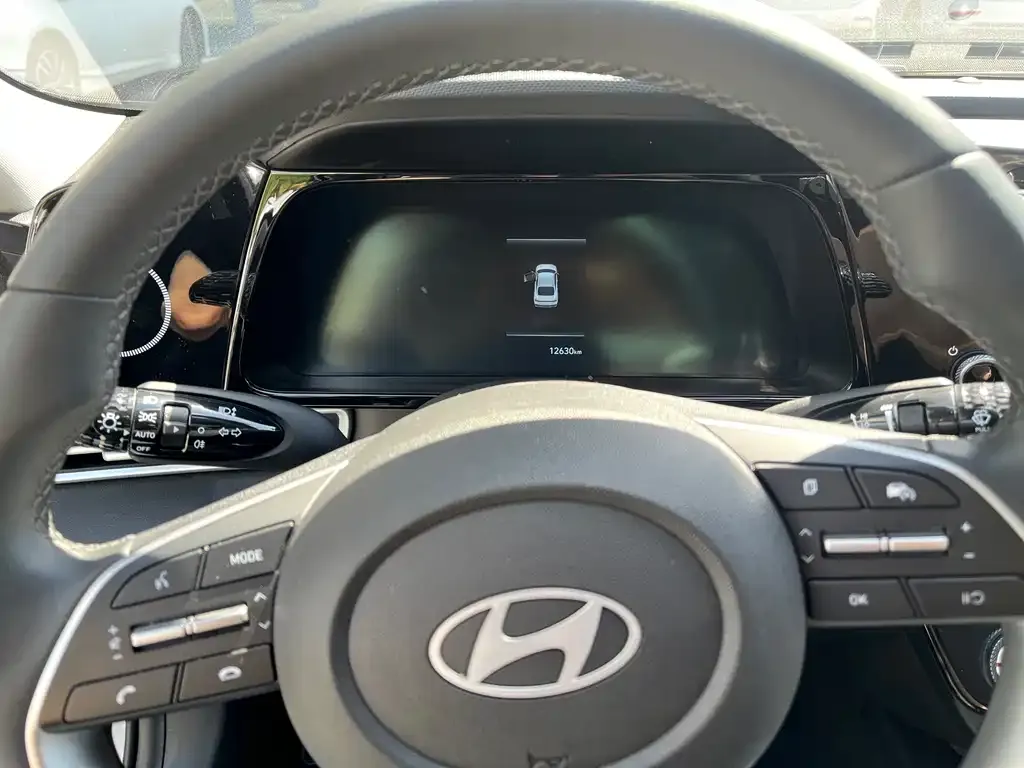 Hyundai Elantra — фото 4