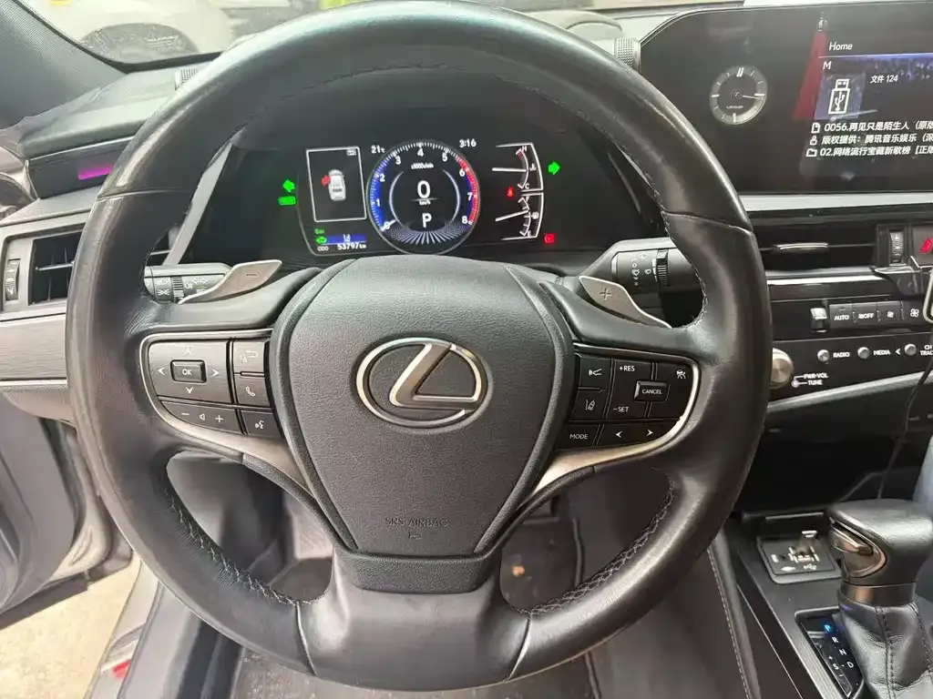 Lexus ES — фото 6