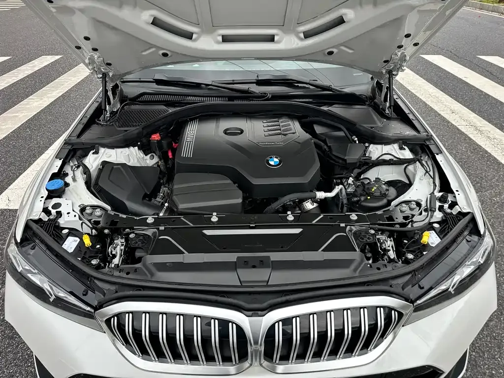BMW 3 Series 2024 из CN, фото 7