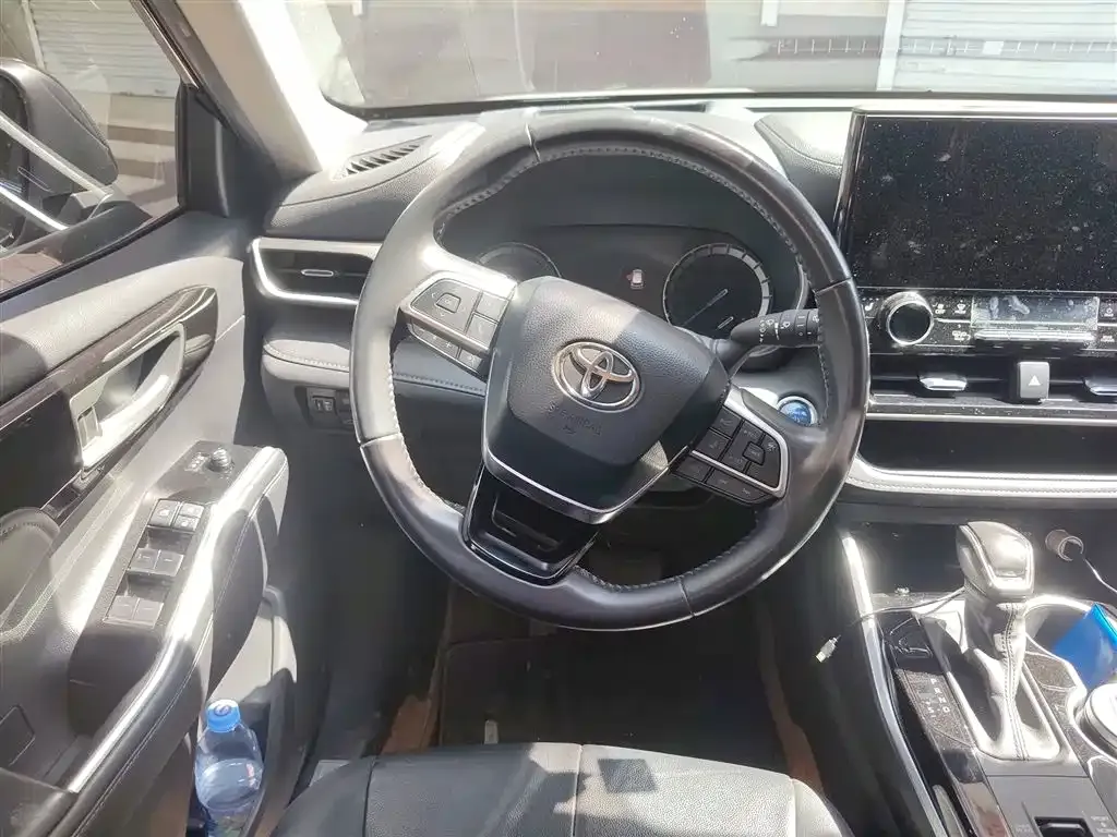 Toyota Highlander — фото 5