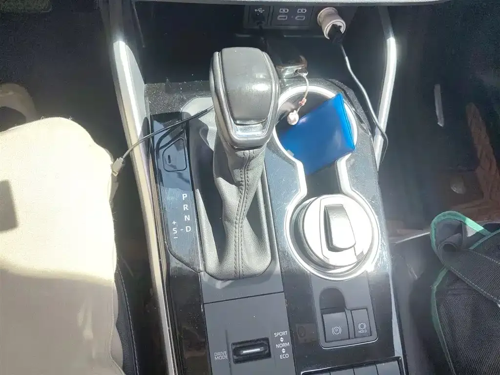 Toyota Highlander — фото 10